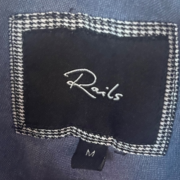 SOFTEST Super RAILS Red/Navy Plaid Button-Down L/S Shirt - Size Medium - Picture 2 of 4